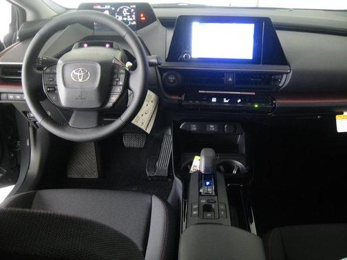 2025 Toyota Prius L