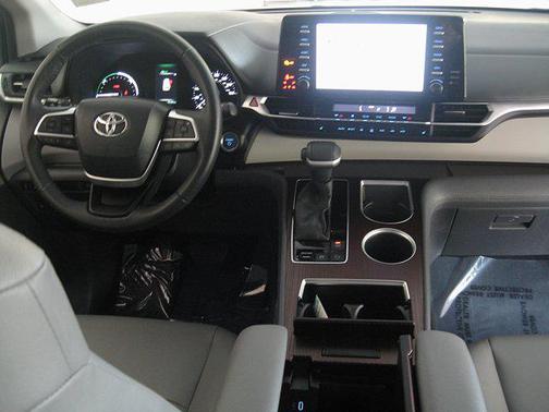 2023 Toyota Sienna XLE 7 Passenger