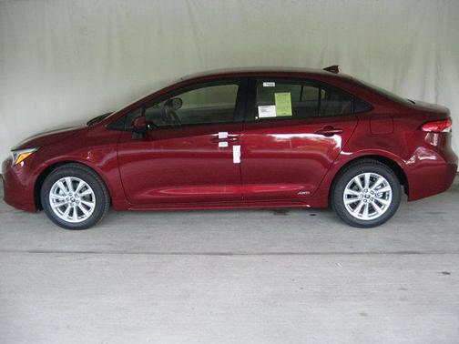 2025 Toyota Corolla Hybrid LE