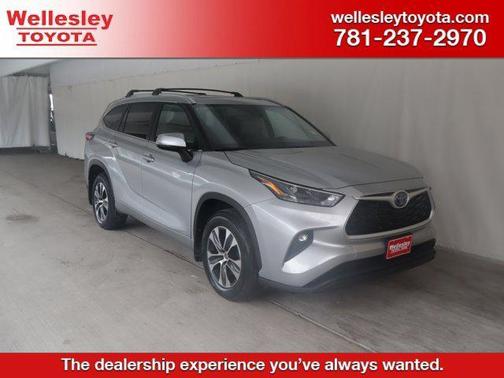 2023 Toyota Highlander Hybrid XLE