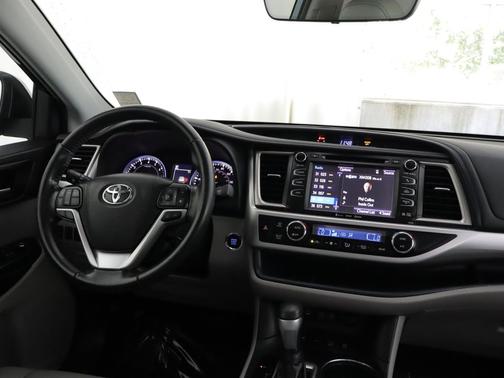 Shoreline Blue Pearl 2019 Toyota Highlander XLE