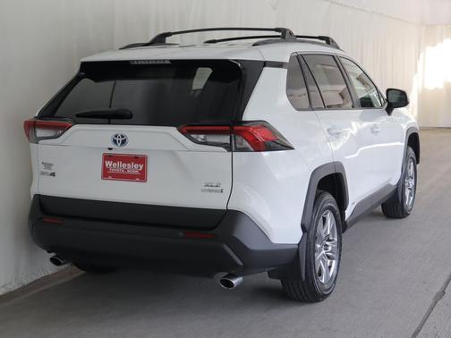 Ice Cap 2024 Toyota RAV4 Hybrid XLE