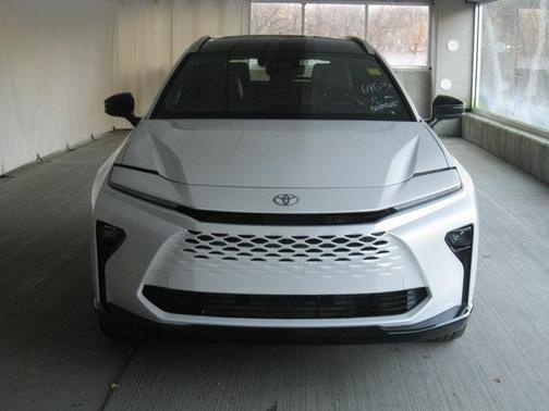 2025 Toyota Crown Signia Limited