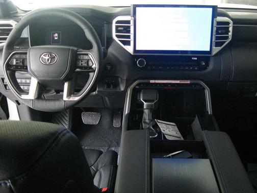2025 Toyota Tundra Hybrid Platinum