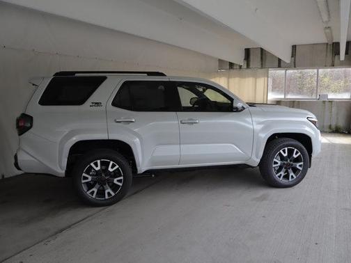 Wind Chill Pearl 2026 Toyota 4Runner TRD Sport Premium