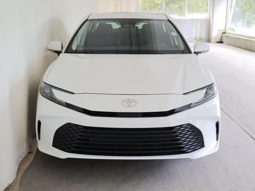 Ice Cap 2026 Toyota Camry LE