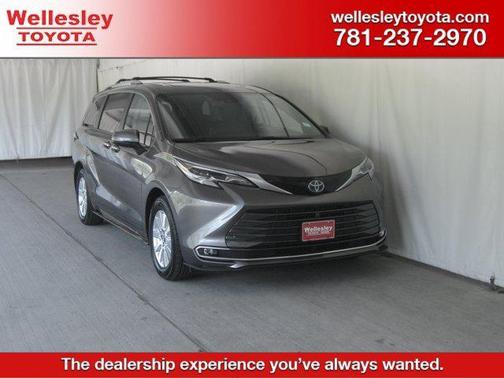 2022 Toyota Sienna Platinum 7 Passenger