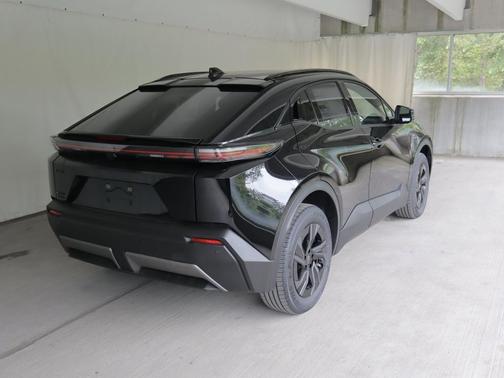 Midnight Black Met 2026 Toyota C-HR SE