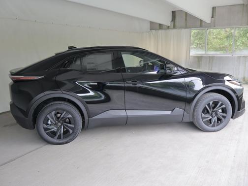 Midnight Black Met 2026 Toyota C-HR SE