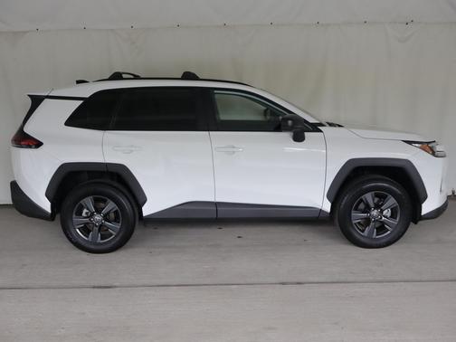 Ice Cap 2026 Toyota RAV4 LE