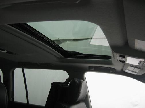 2017 Toyota Land Cruiser Base