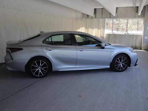 Celestial Silver Metallic 2023 Toyota Camry SE