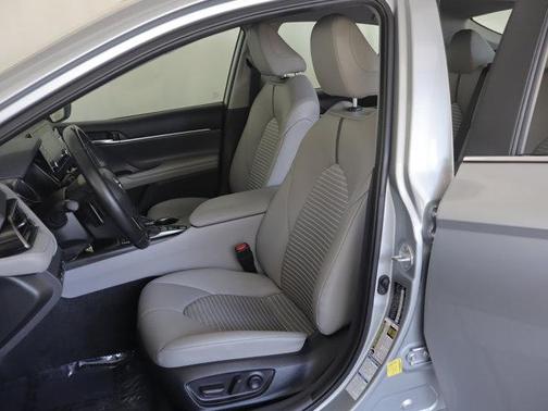 Celestial Silver Metallic 2023 Toyota Camry SE