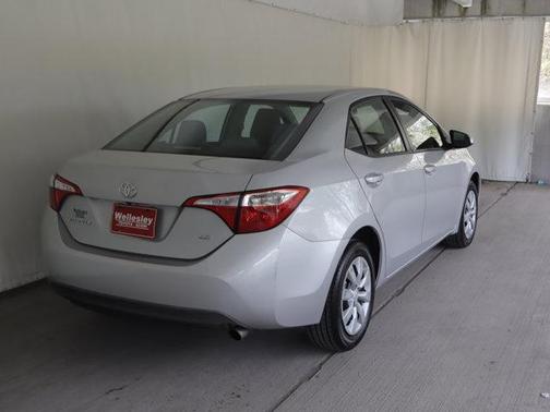 Classic Silver Metallic 2016 Toyota Corolla LE