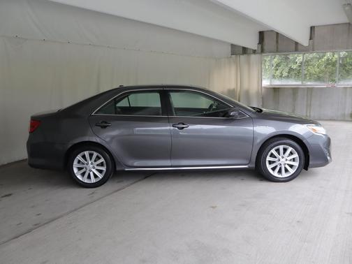 Magnetic Gray Metallic 2014 Toyota Camry Hybrid XLE