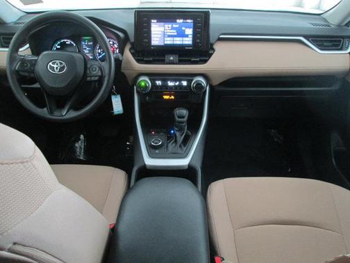2022 Toyota RAV4 Hybrid LE