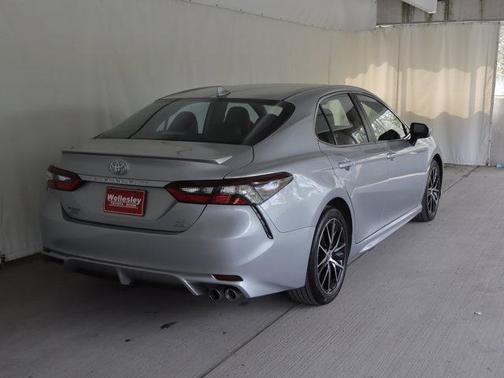 Celestial Silver Metallic 2024 Toyota Camry SE