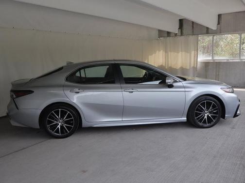 Celestial Silver Metallic 2024 Toyota Camry SE