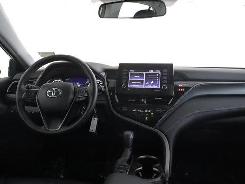 Celestial Silver Metallic 2024 Toyota Camry SE
