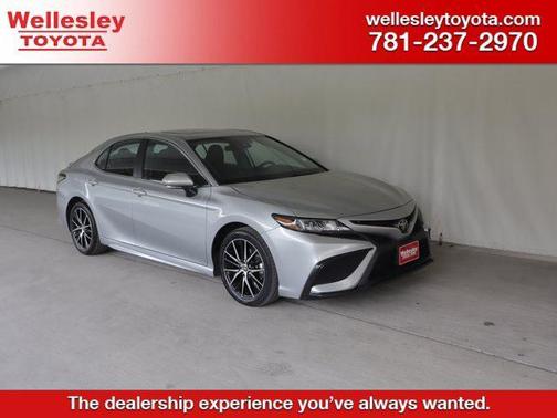 Celestial Silver Metallic 2024 Toyota Camry SE