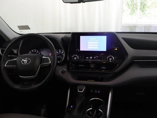 Magnetic Gray Metallic 2023 Toyota Highlander XLE