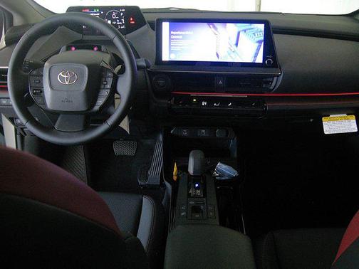 2025 Toyota Prius L