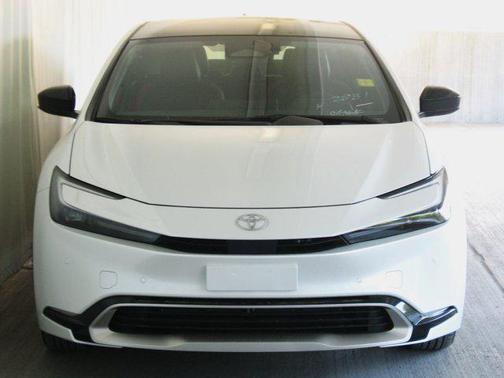 2025 Toyota Prius L