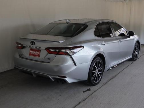 Celestial Silver Metallic 2021 Toyota Camry SE