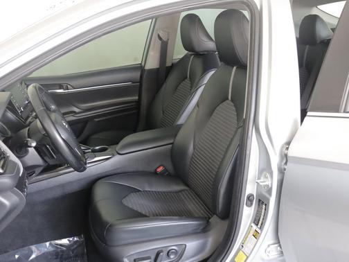 Celestial Silver Metallic 2021 Toyota Camry SE