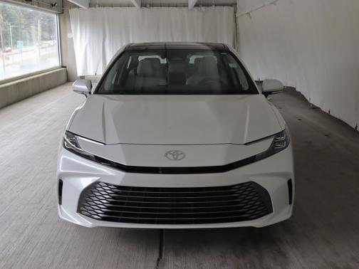 Wind Chill Pearl 2026 Toyota Camry XLE