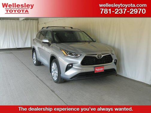 2023 Toyota Highlander L