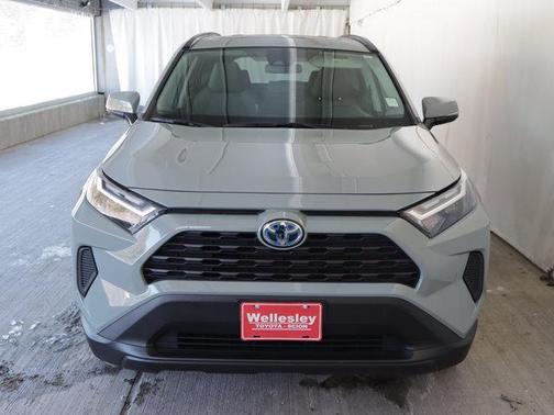 2022 Toyota RAV4 Hybrid XLE