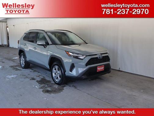 2022 Toyota RAV4 Hybrid XLE