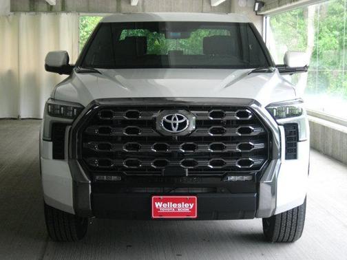 2024 Toyota Tundra Hybrid Platinum