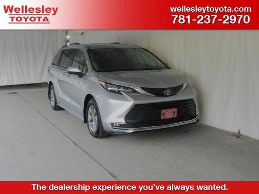 2024 Toyota Sienna XLE