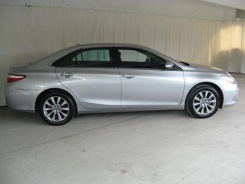 2016 Toyota Camry XLE