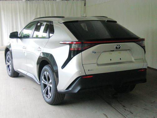 2025 Toyota bZ4X XLE