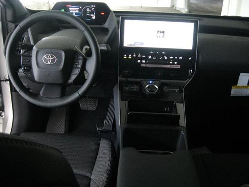 2025 Toyota bZ4X XLE