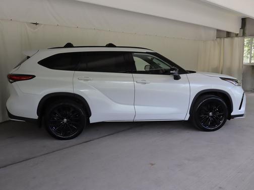 Wind Chill Pearl 2023 Toyota Highlander XSE
