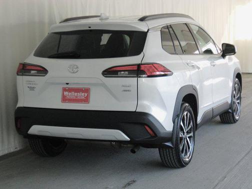 2022 Toyota Corolla Cross XLE