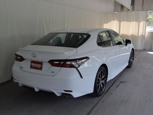 Ice Cap 2024 Toyota Camry SE