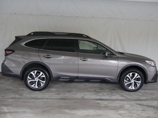 Brilliant Bronze Metallic 2021 Subaru Outback Limited XT