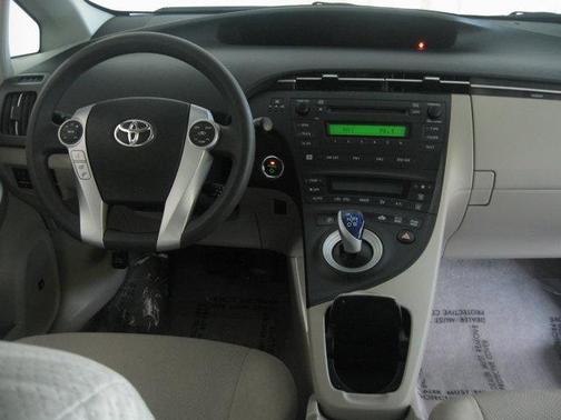 2010 Toyota Prius III