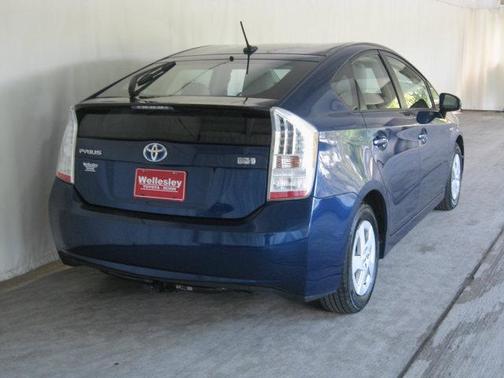 2010 Toyota Prius III