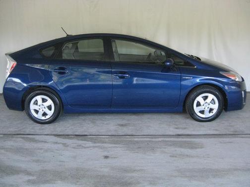2010 Toyota Prius III