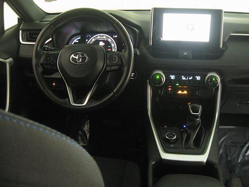 2023 Toyota RAV4 Hybrid SE