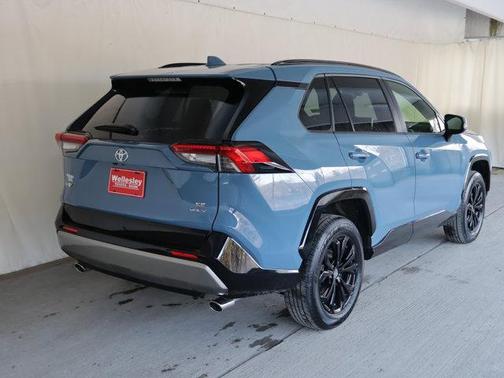 2025 Toyota RAV4 Hybrid SE