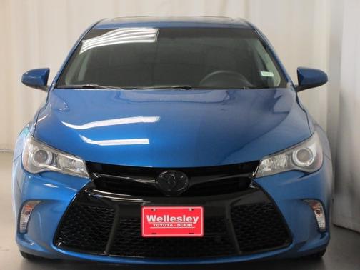Blue Streak Metallic 2017 Toyota Camry SE