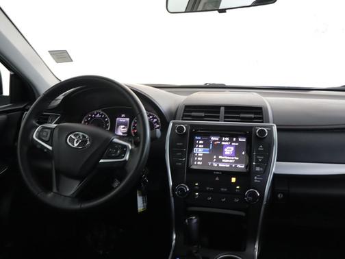 Blue Streak Metallic 2017 Toyota Camry SE