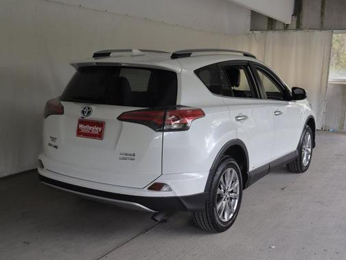 Blizzard Pearl 2017 Toyota RAV4 Hybrid Limited